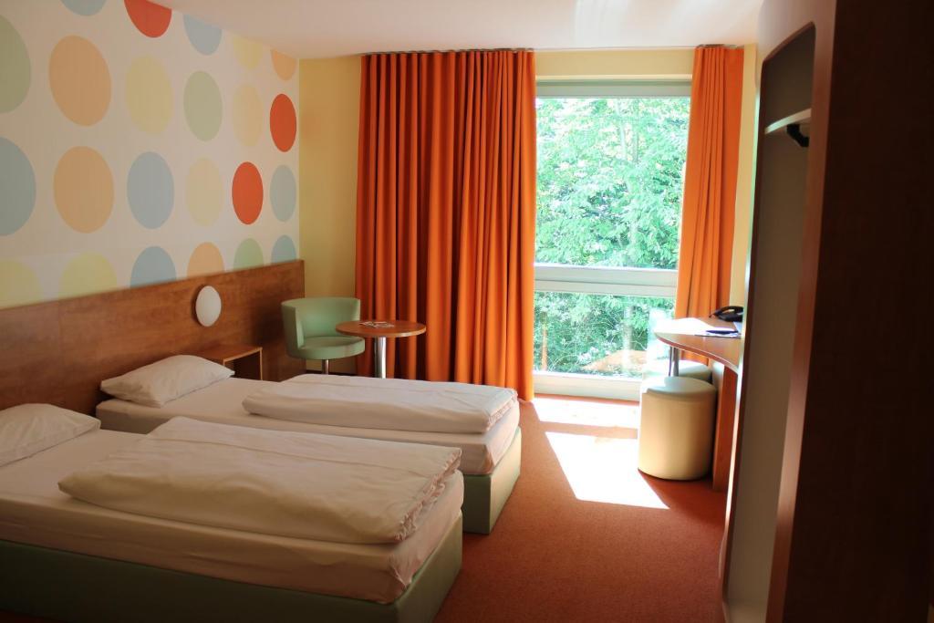 Hotel Holledau Geisenhausen Quarto foto